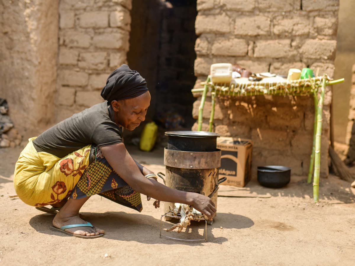 DelAgua cookstove in daily use